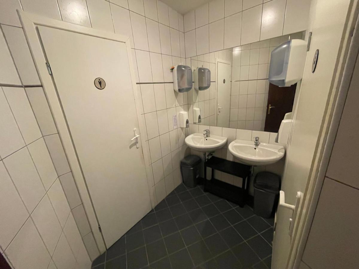 Mr Jo'S Hostel Каунас Екстериор снимка
